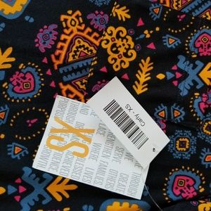 NWT Lularoe Aztec Carly XS Black background